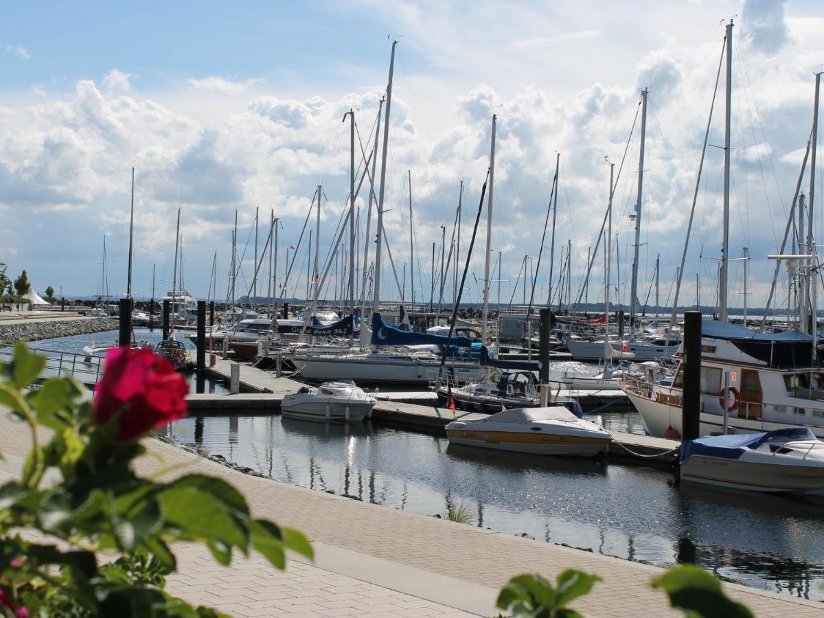 Attractive Apartment In Kluetz Near The Sea Extérieur photo